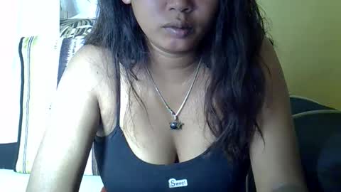 crystalbellax online show from 13, 5, 2026
