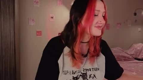 Snapshot of crystalblaze_ chatting on 21, 9, 2025 Grace online show from 21, 9, 2025