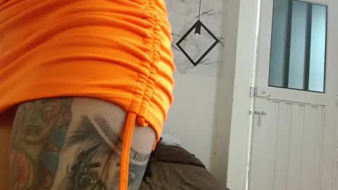 Snapshot of crystalblazee chatting on 20, 11, 2025 crystalblazee online show from 20, 11, 2025