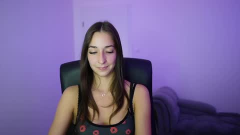 Crystalbrunette18 online show from 1, 6, 2026