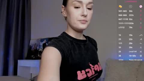 Snapshot of crystalcandies chatting on 25, 10, 2025 Arina online show from 25, 10, 2025