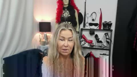 CrystalHotty online show from 24, 9, 2025