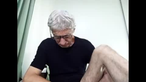 Snapshot of cucaio18 chatting on 4, 3, 2025 BIG UNCUT HARD COCK online show from 4, 3, 2025