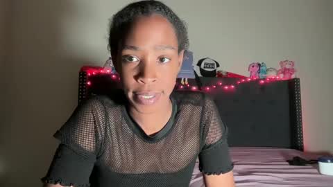Snapshot of cum2charmxx chatting on 9, 10, 2025 cum2charmxx online show from 9, 10, 2025