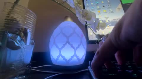 im KIM new girl to spoil online show from 2, 2, 2025