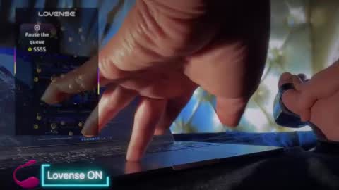 im KIM new girl to spoil online show from 12, 10, 2025