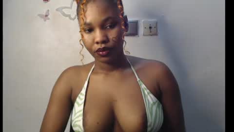 Snapshot of cum_ebony_xxxpetit chatting on 17, 6, 2026 Teeha online show from 17, 6, 2026