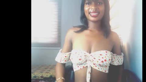 Snapshot of cumebony_petit chatting on 3, 2, 2026 cumebony_petit online show from 3, 2, 2026
