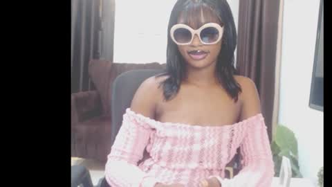 Snapshot of cumebony_petit chatting on 26, 2, 2026 cumebony_petit online show from 26, 2, 2026