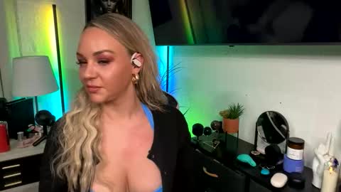 cumguzzlingskank online show from 23, 2, 2026