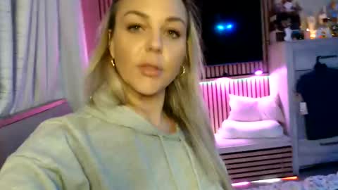 cumguzzlingskank online show from 7, 5, 2026