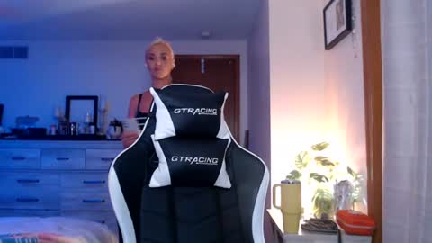 cumguzzlingskank online show from 12, 7, 2026
