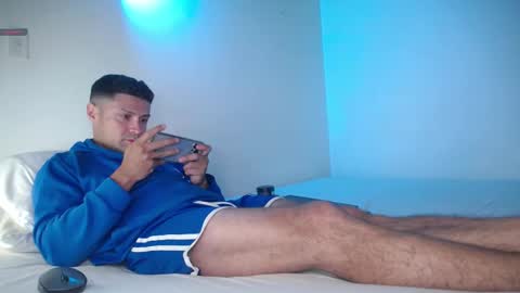 Snapshot of cummerlatino chatting on 18, 2, 2025 cummerlatino online show from 18, 2, 2025