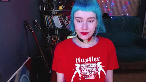 Snapshot of cumpotikeve chatting on 5, 1, 2025 CUMpotikEve online show from 5, 1, 2025