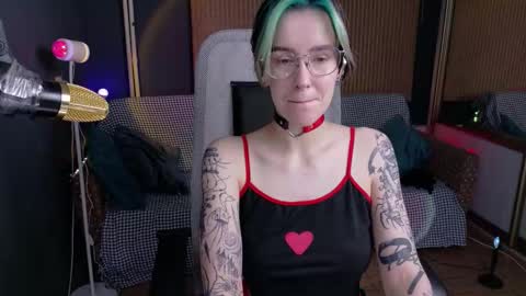 Snapshot of cumpotikeve chatting on 25, 9, 2025 CUMpotikEve online show from 25, 9, 2025