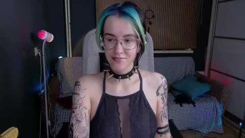 Snapshot of cumpotikeve chatting on 11, 10, 2025 CUMpotikEve online show from 11, 10, 2025