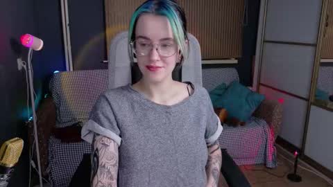 Snapshot of cumpotikeve chatting on 13, 10, 2025 CUMpotikEve online show from 13, 10, 2025