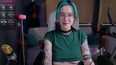 Snapshot of cumpotikeve chatting on 18, 10, 2025 CUMpotikEve online show from 18, 10, 2025