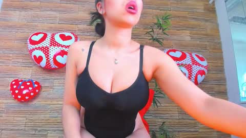 Snapshot of cupcake_izzy chatting on 17, 2, 2026 cupcake_izzy online show from 17, 2, 2026