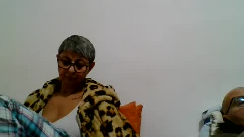 couple online show from 12, 12, 2024