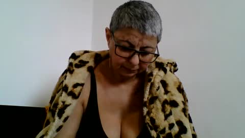 couple online show from 10, 2, 2025
