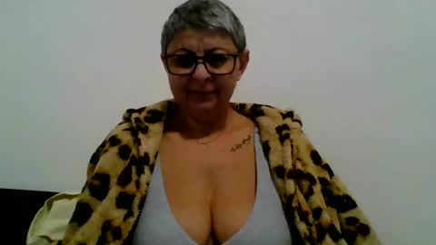 couple online show from 27, 2, 2025