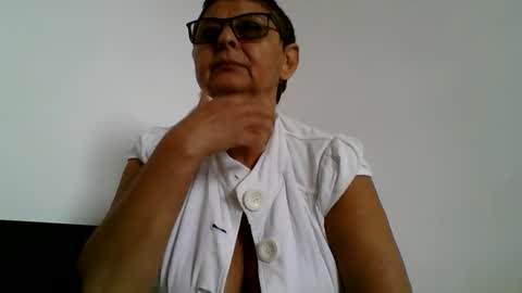 couple online show from 1, 10, 2025