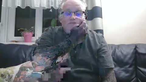 curtus14 online show from 27, 1, 2025