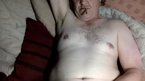 curvelover1977 online show from 13, 11, 2025