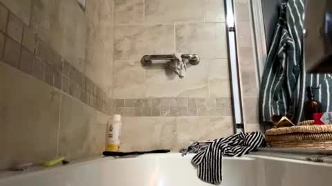 curvyd454066 online show from 9, 1, 2026