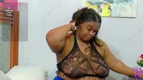 Snapshot of curvyhomebebe chatting on 14, 7, 2026 curvyhomebebe online show from 14, 7, 2026