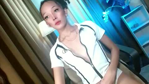 BBY CURLYHANNA online show from 25, 11, 2025