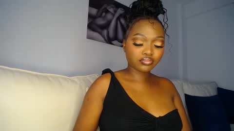 Snapshot of cute_ass18 chatting on 6, 3, 2025 Liya online show from 6, 3, 2025