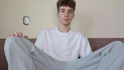 Snapshot of cute_brian chatting on 7, 6, 2026 Im Brian online show from 7, 6, 2026