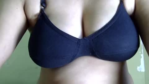 Snapshot of cute_diyu chatting on 15, 10, 2025 Diyu online show from 15, 10, 2025