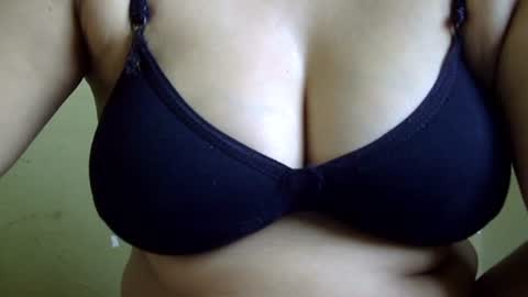 Snapshot of cute_diyu chatting on 18, 10, 2025 Diyu online show from 18, 10, 2025