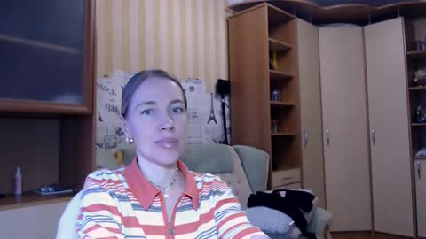 cute_lion_ online show from 6, 4, 2026