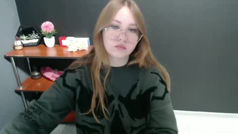 Snapshot of cute_minx chatting on 4, 12, 2024 Veronica online show from 4, 12, 2024