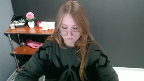 Snapshot of cute_minx chatting on 4, 12, 2024 Veronica online show from 4, 12, 2024