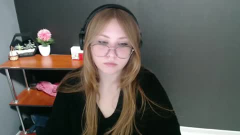 Snapshot of cute_minx chatting on 16, 12, 2024 Veronica online show from 16, 12, 2024
