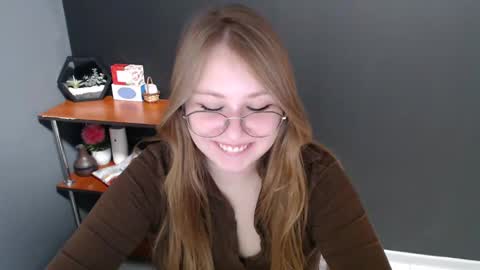 Snapshot of cute_minx chatting on 18, 12, 2024 Veronica online show from 18, 12, 2024