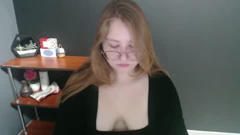 Snapshot of cute_minx chatting on 19, 12, 2024 Veronica online show from 19, 12, 2024