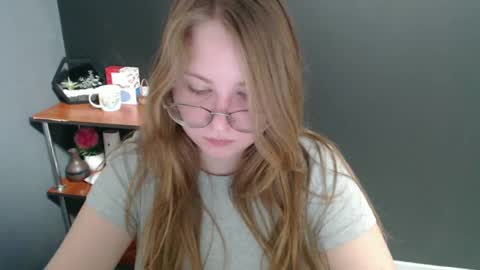 Snapshot of cute_minx chatting on 20, 12, 2024 Veronica online show from 20, 12, 2024