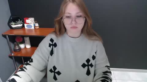 Snapshot of cute_minx chatting on 23, 12, 2024 Veronica online show from 23, 12, 2024