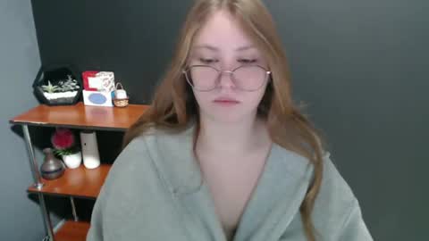 Snapshot of cute_minx chatting on 27, 12, 2024 Veronica online show from 27, 12, 2024
