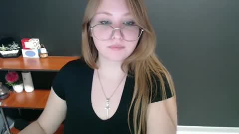 Snapshot of cute_minx chatting on 31, 12, 2024 Veronica online show from 31, 12, 2024