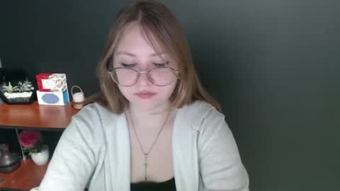 Snapshot of cute_minx chatting on 16, 1, 2025 Veronica online show from 16, 1, 2025