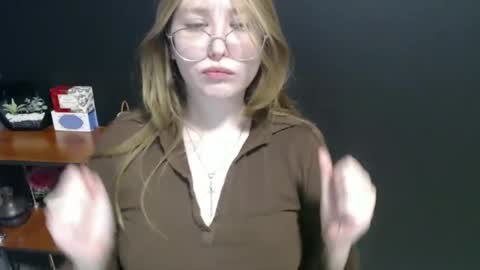 Snapshot of cute_minx chatting on 17, 1, 2025 Veronica online show from 17, 1, 2025