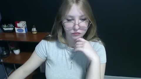 Snapshot of cute_minx chatting on 20, 1, 2025 Veronica online show from 20, 1, 2025