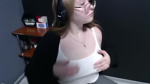 Snapshot of cute_minx chatting on 23, 1, 2025 Veronica online show from 23, 1, 2025